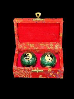 Vintage Chinese Yin-Yang Stress Chime Baoding Balls Meditation Health Silk Box